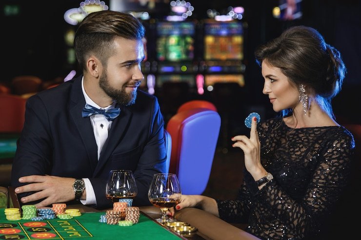 Antarmuka permainan slot holywin99 dengan gulungan dan tabel pembayaran